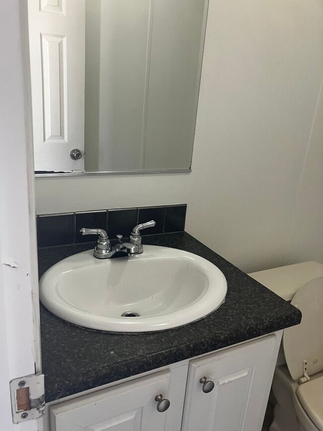 Building Photo - 3 Bedroom Trailer in New Iberia