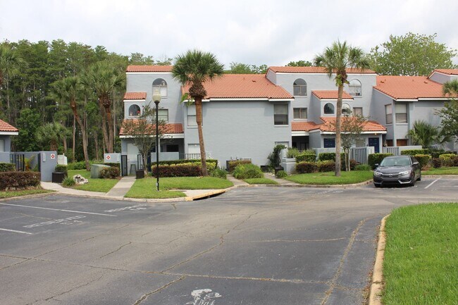 Building Photo - Lovely remodeled home available