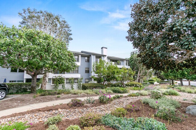 Building Photo - Spacious Luxury Home With Ocean and Newport Harbor Views