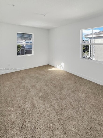 Building Photo - 165 SW 170th Ave