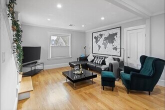 Building Photo - 14 Everett St