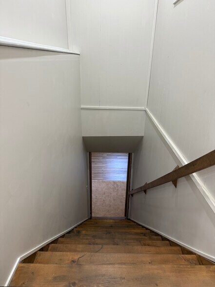 Stairwell - 134 Maple St