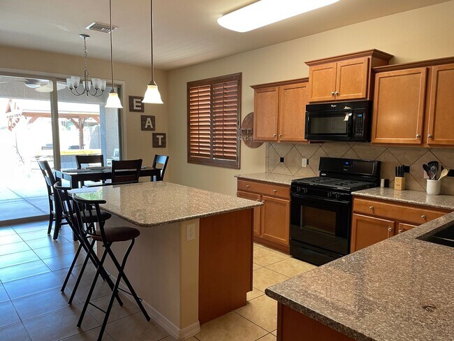 Building Photo - Furnished Pool/Spa Home in Araby Estates