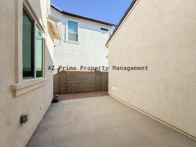 Building Photo - 5138 E Anderson Dr