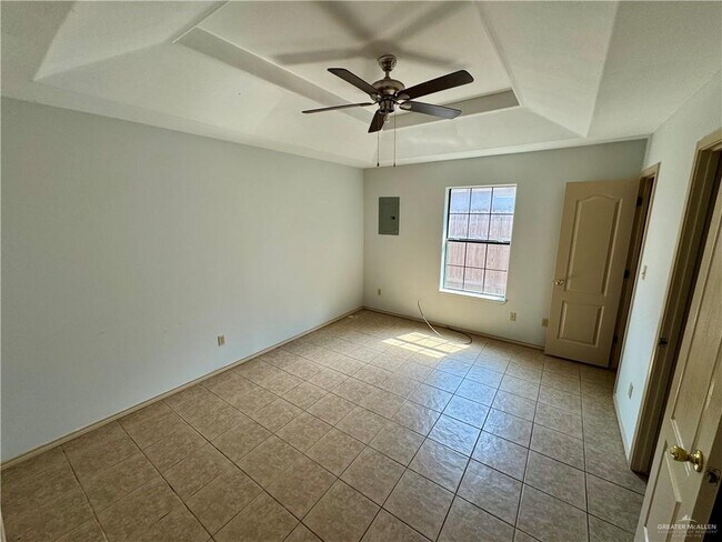 Building Photo - 17 Aruba Dr