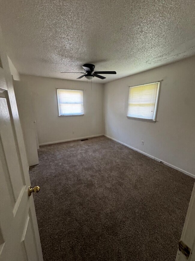 Building Photo - Single Family House in Cleveland County, NC (Shelby, NC)