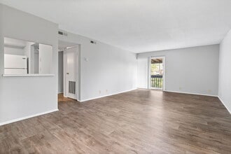 Building Photo - Woodland Apartments