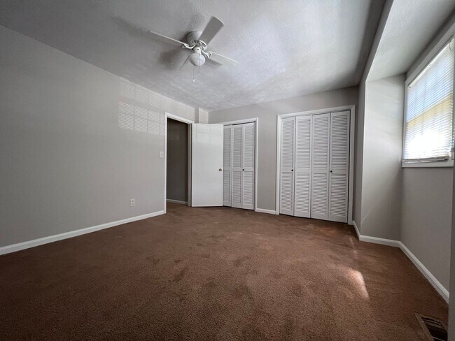 Building Photo - 2 bedroom Townhouse near 5 Points!