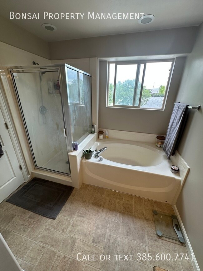 Building Photo - 1352 Stone Meadow Dr