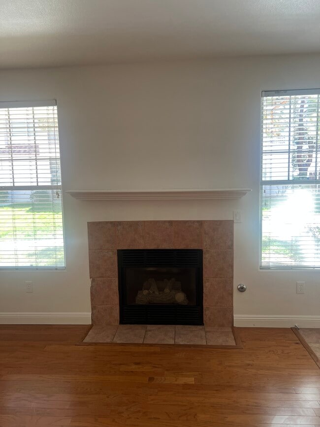 Building Photo - 8555 W Russell Rd