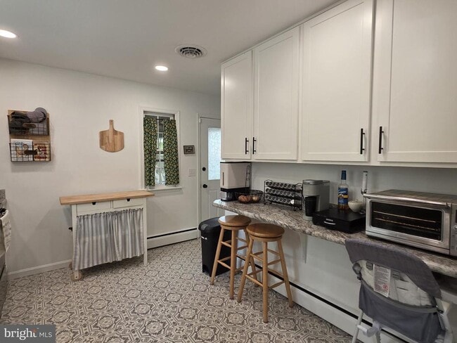 Building Photo - 4 Carolee Dr