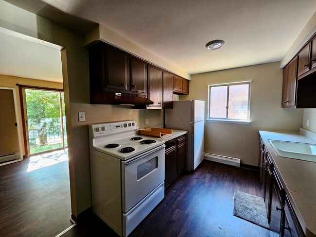 Building Photo - 358 Robert Dr