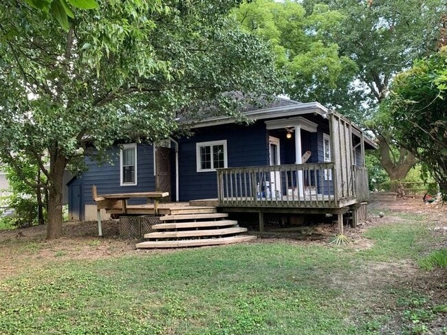 Building Photo - 1914 Hopkins Ave