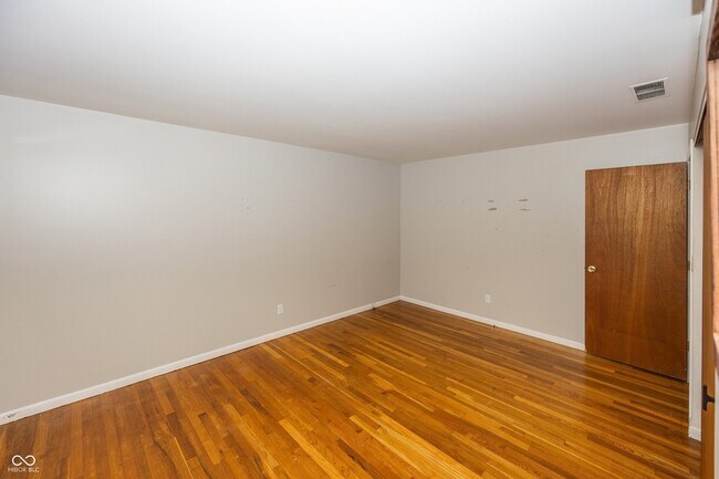 Building Photo - 628 Ash Dr