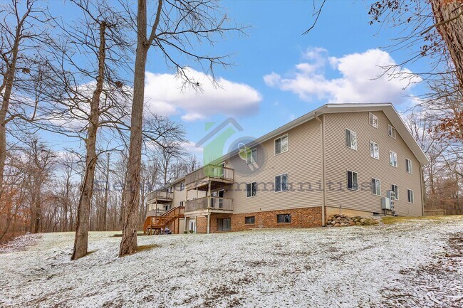 Building Photo - 3 Bedroom in Alto