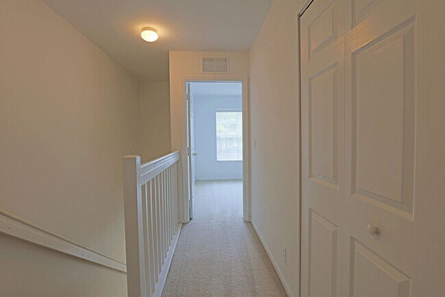 Building Photo - Cypress Landing  10066