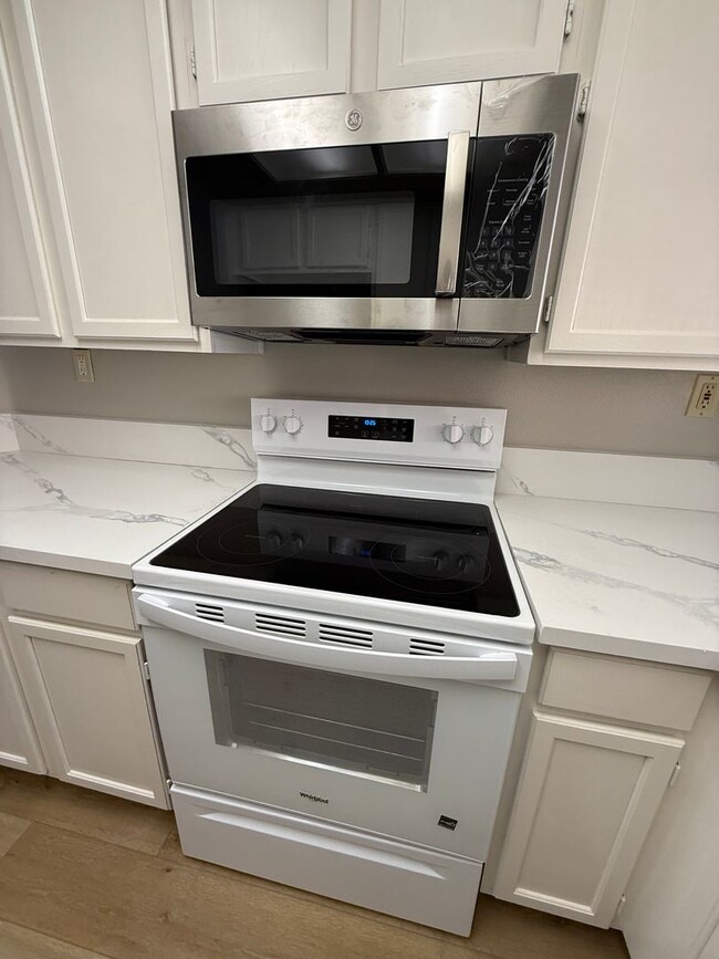 Building Photo - Jess Ranch- Brookhollow Condo, 55+ Communi...