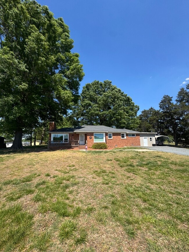 Building Photo - 6047 Suits Rd