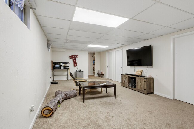 Building Photo - 3 bed + 3 bath / Ranch with Full Finished Basement!