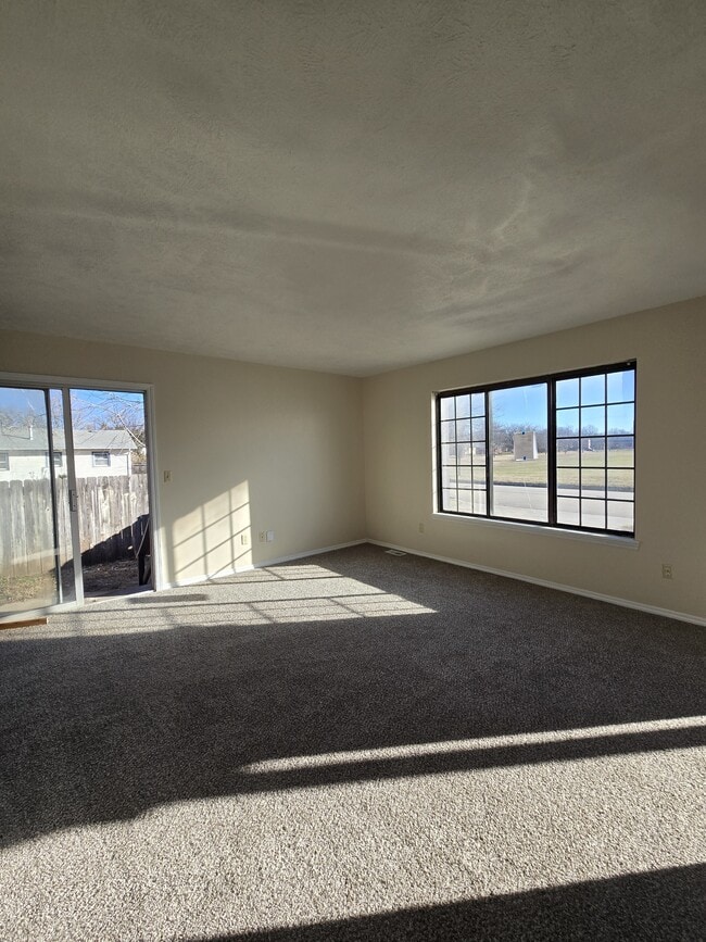 Building Photo - 3824 W Elm St