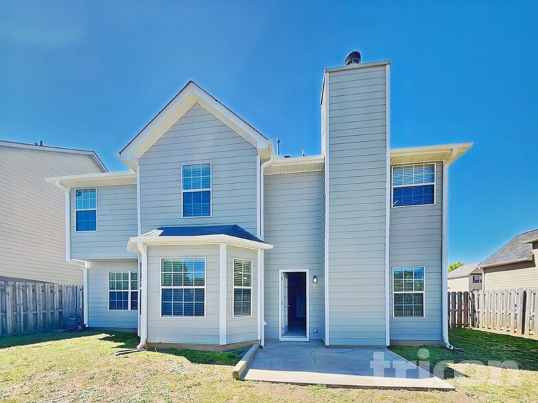 Building Photo - 684 Emporia Loop