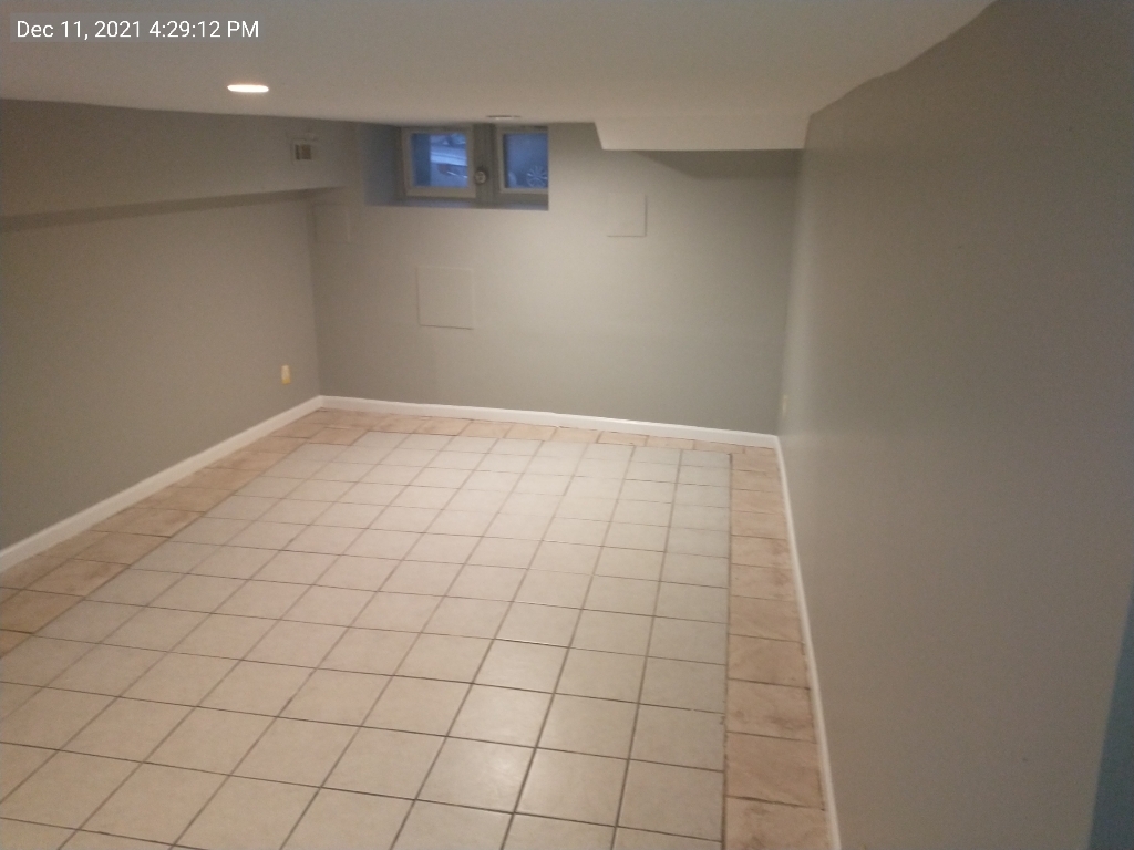 Building Photo - 209 N Ellwood Ave