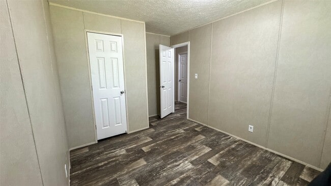 Building Photo - 7865 Pinecone Ln