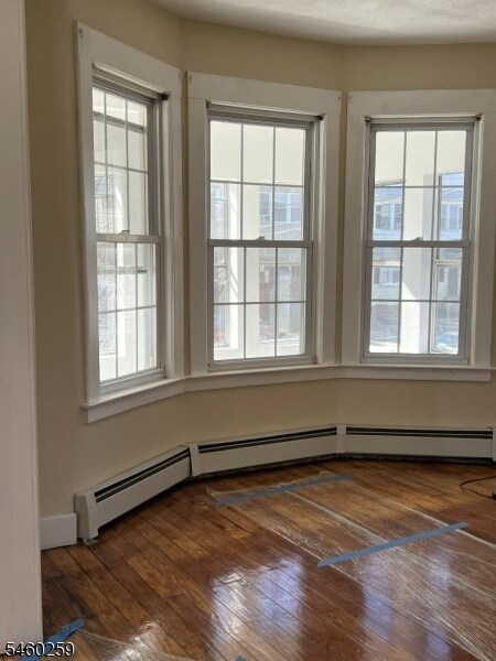 Building Photo - 947 Grove St