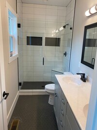 Building Photo - Like-new Asheville Home! Available NOW!