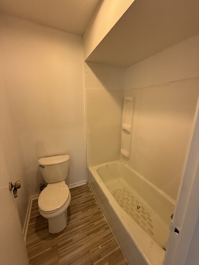 Building Photo - 4860 Chesterwood Ct