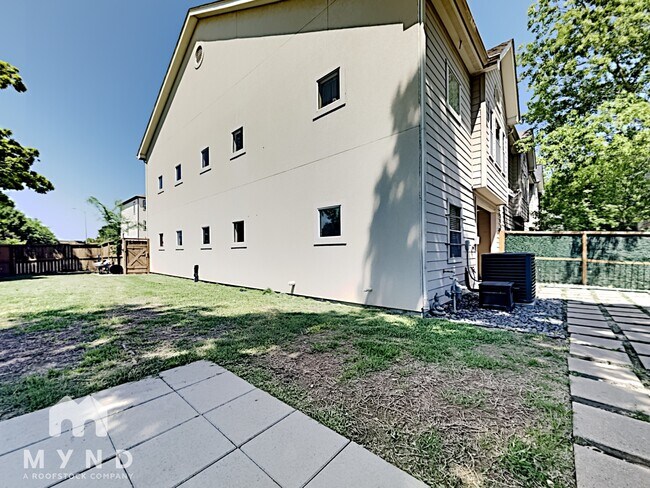 Building Photo - 5343 Kiam St
