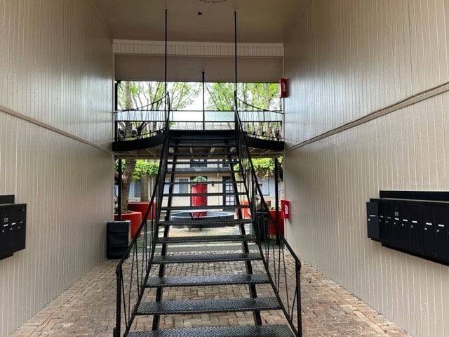 Building Photo - Raleigh