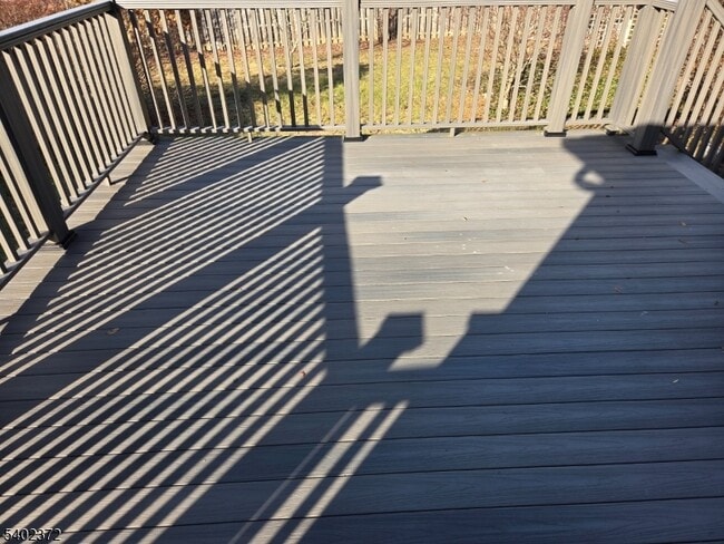 Building Photo - 150 Center St