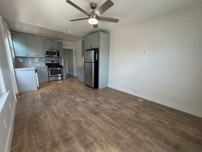 Building Photo - Charming Imperial Beach Home Minutes from the Coast