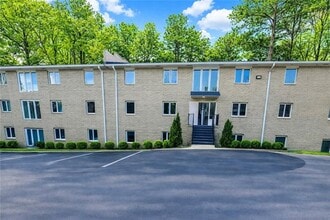 Building Photo - 166 Anderson Ave NW