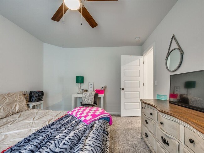 Building Photo - 2323 Arcady Ave