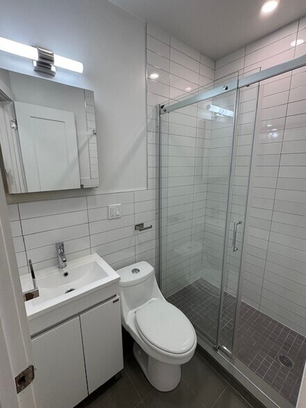bathroom 2 - 303 Flatbush Ave