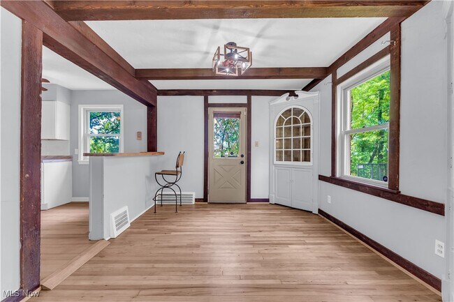 Building Photo - 24571 Hawthorne Dr