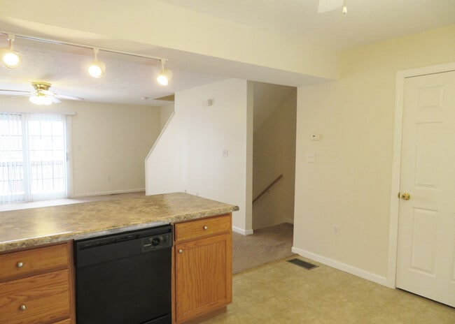 Building Photo - 14 Silver View Ct