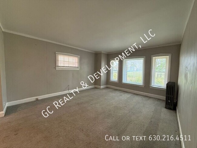 Building Photo - 1504 Pitner Ave