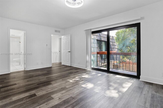 Building Photo - 4059 Palm Bay Cir