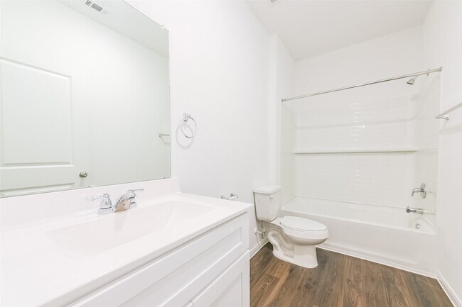 Building Photo - 14483 Cedar Ledge Ln