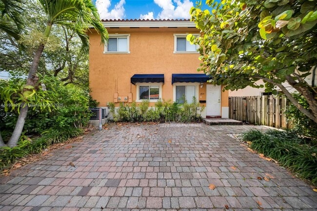 Primary Photo - 2814 SW 27th St