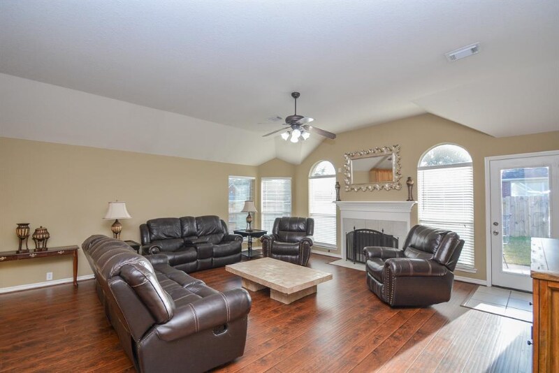 Building Photo - 4914 Surrey Park Cir