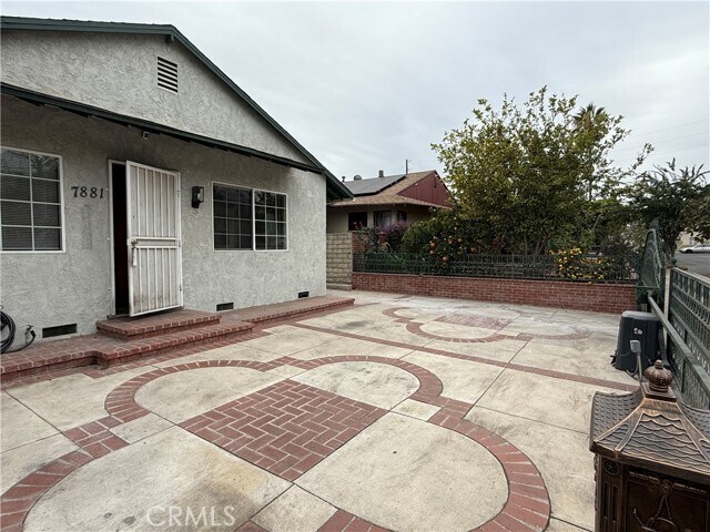 Primary Photo - 7881 Claybeck Ave