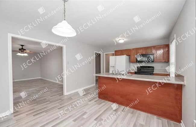 Building Photo - 3325 Pemberton Creek Ct