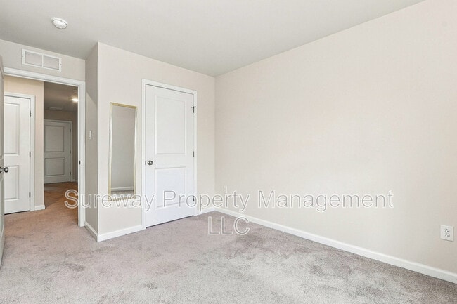 Building Photo - 336 Mazzeo Dr