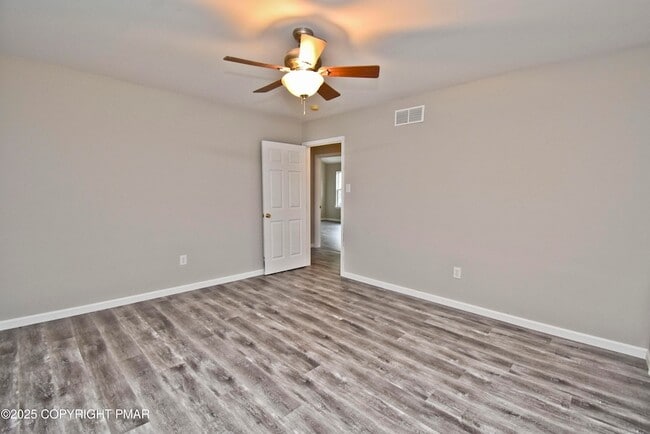 Building Photo - 557 Marco Way