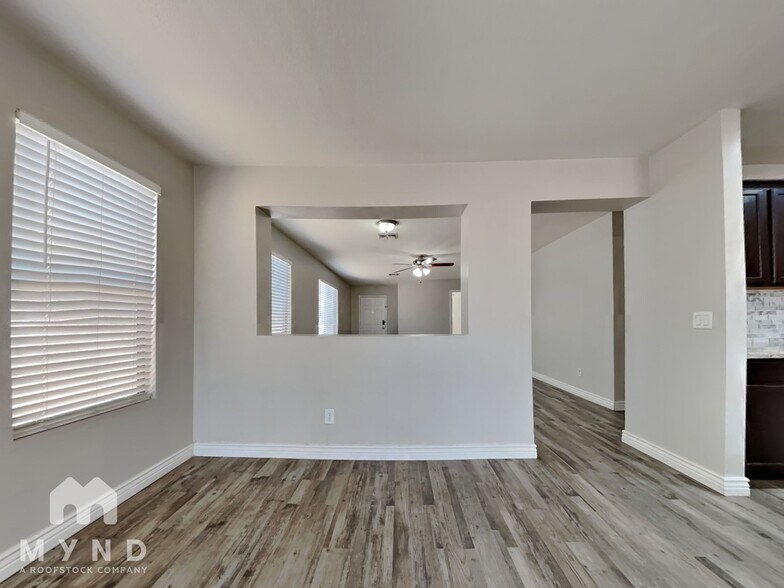 Building Photo - 4646 N 84th Ln