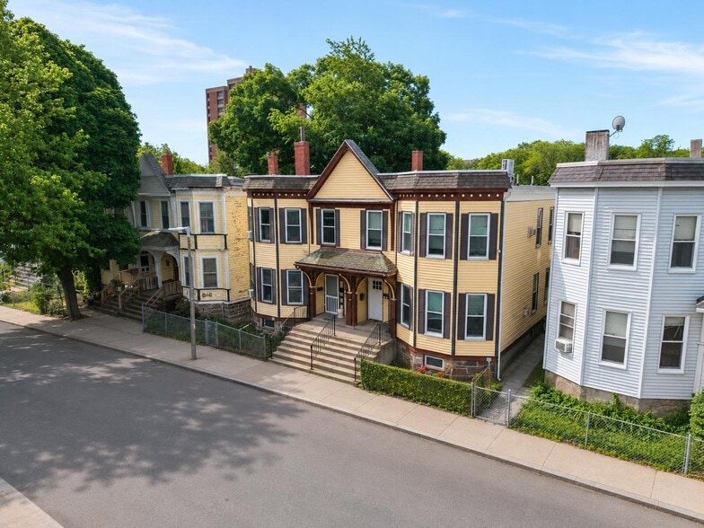 Building Photo - 38 Catawba St